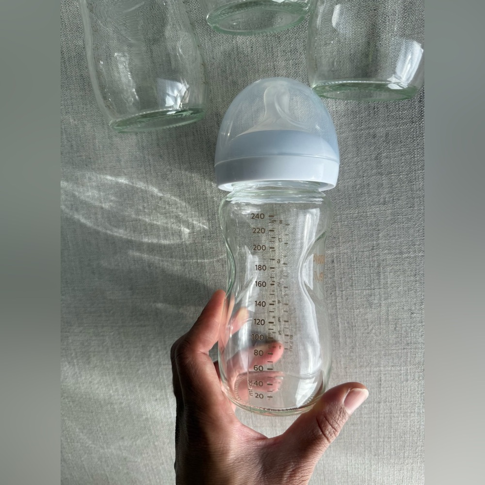 Philips Avent Glass Natural Baby Bottles w/ Natural Response Nipple, 8oz - VGUC - Picture 3 of 10